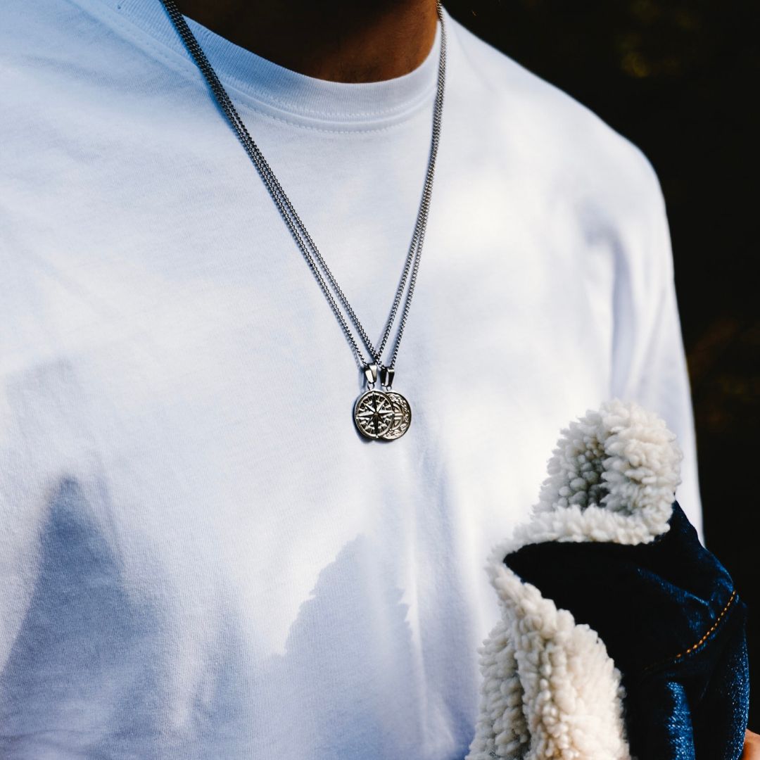 Compass pendant 2.0 - Silver-toned