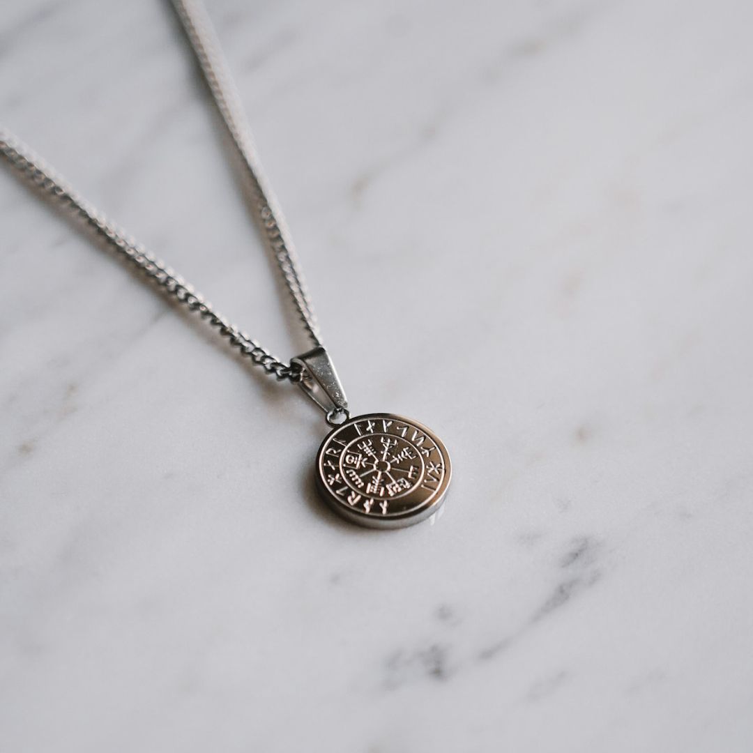 NL Minimal Vegvisir pendant - Silver-toned