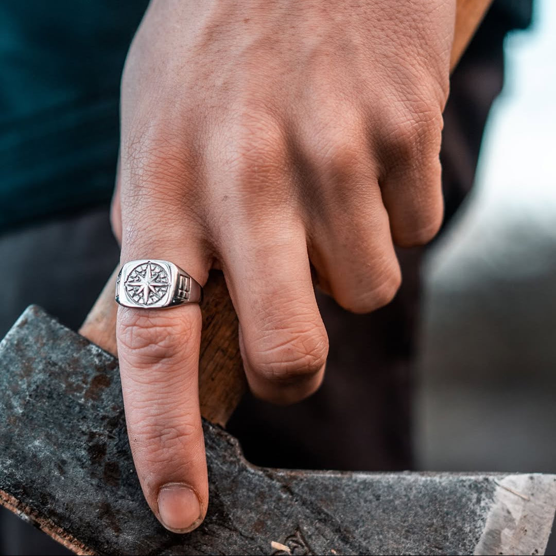 Compass Signature - Silver-toned ring