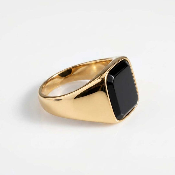 BLACK ONYX SIGNATURE RING (GOLD)