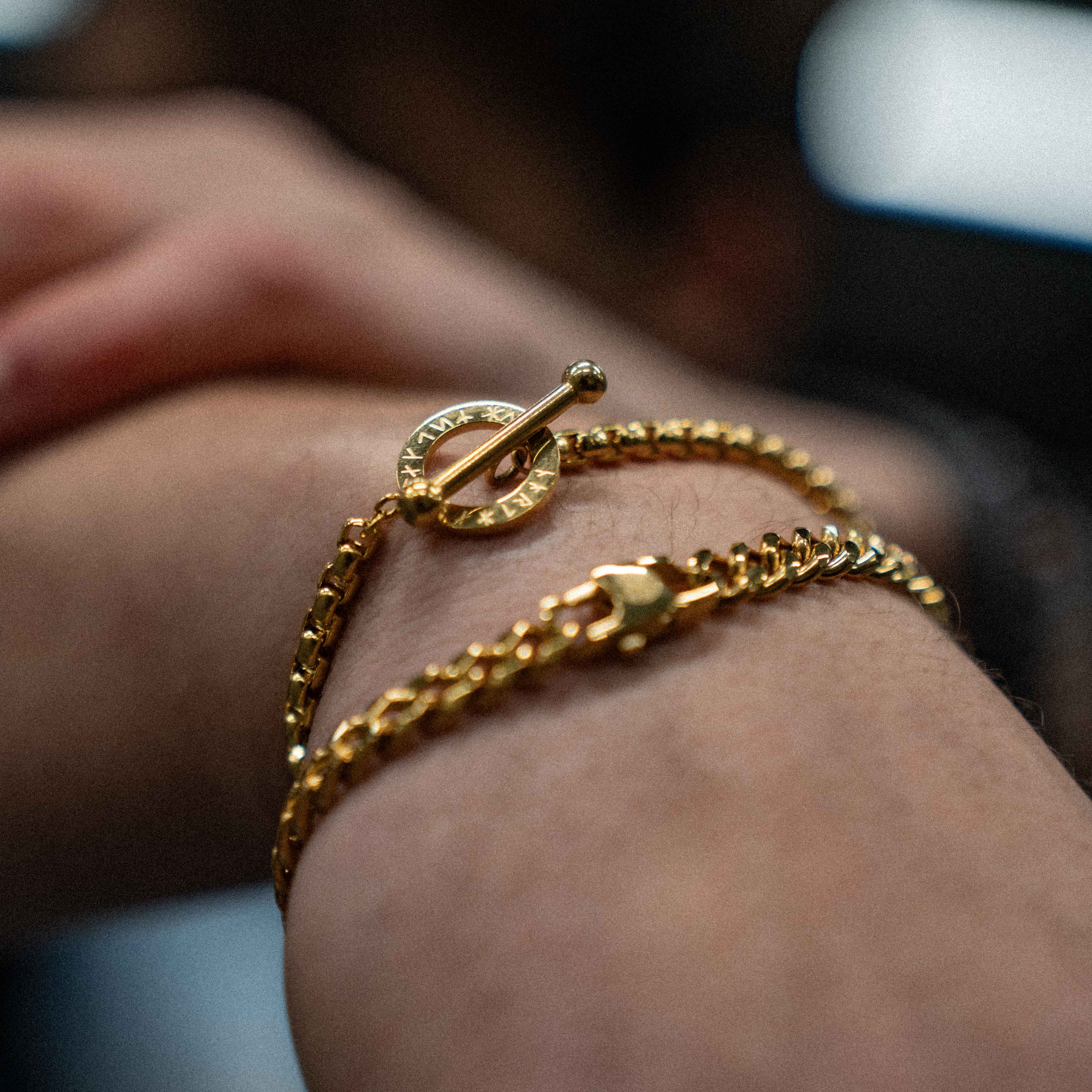 Ragnar bracelet - Gold-toned