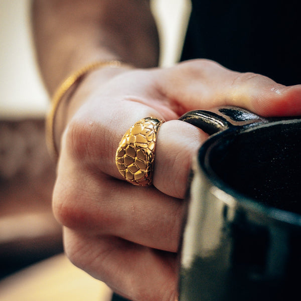EARTHQUAKE SIGNATURE RING (GOLD)