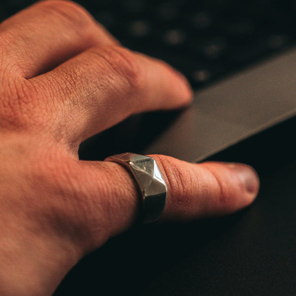 EDGE SIGNATURE RING (SILVER)