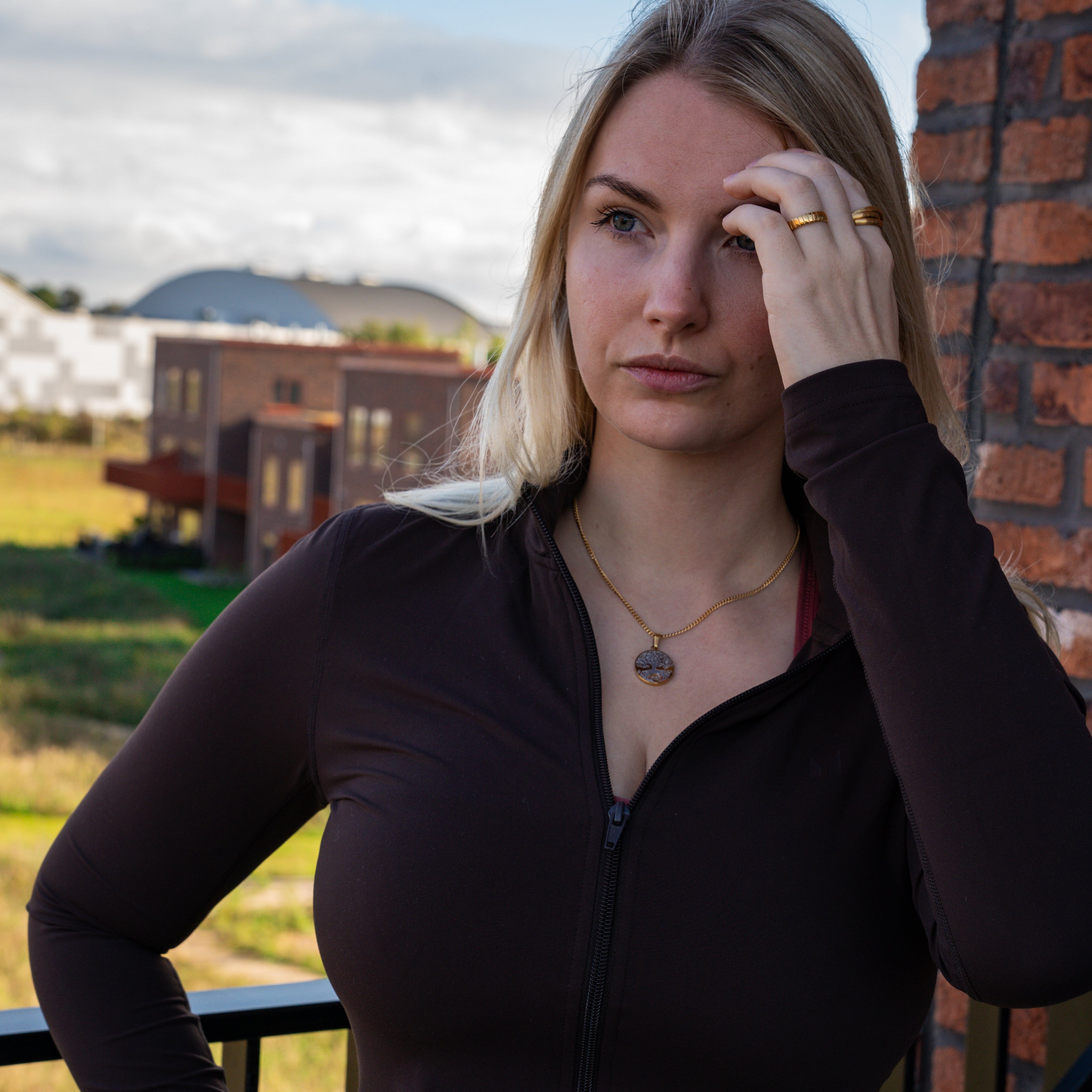 NL Yggdrasil pendant - Gold-toned