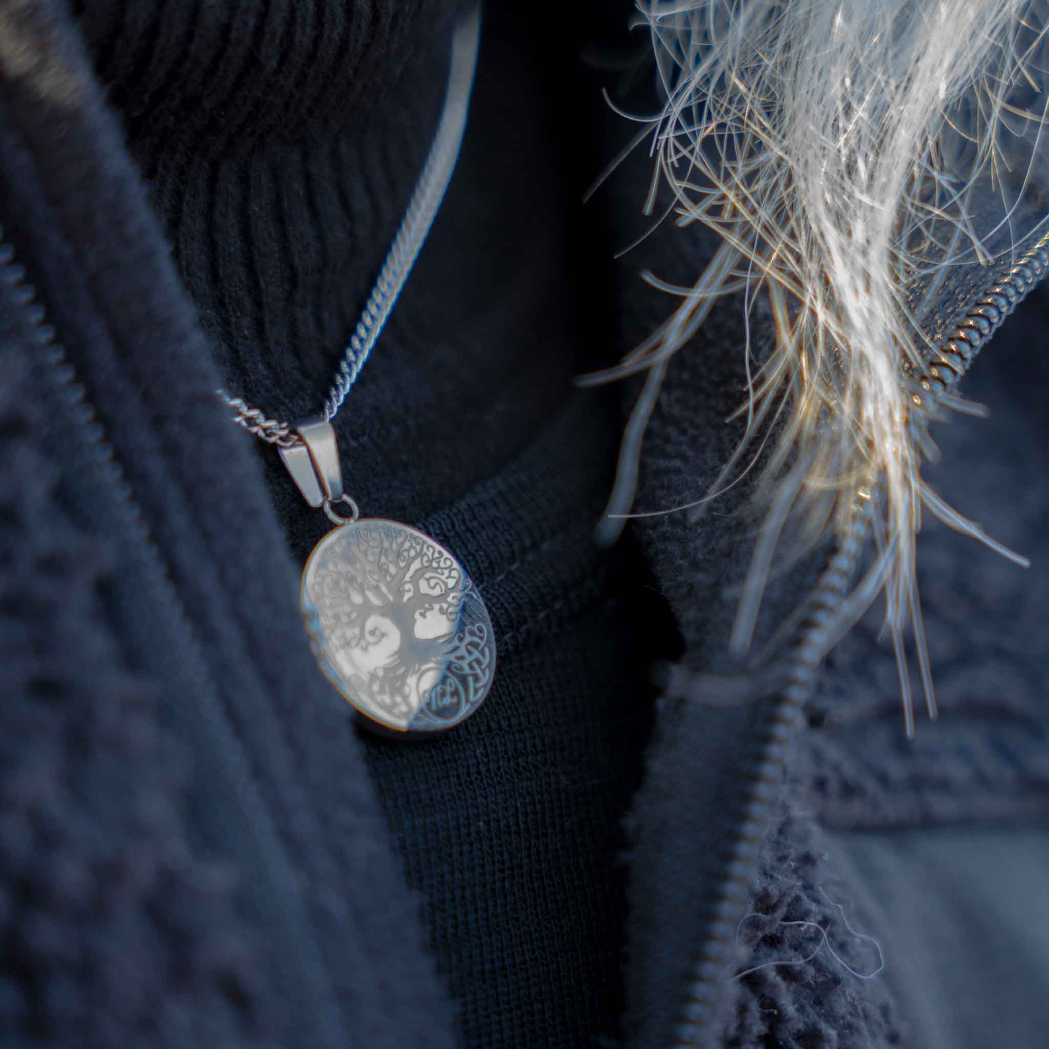 NL Yggdrasil pendant - Silver-toned