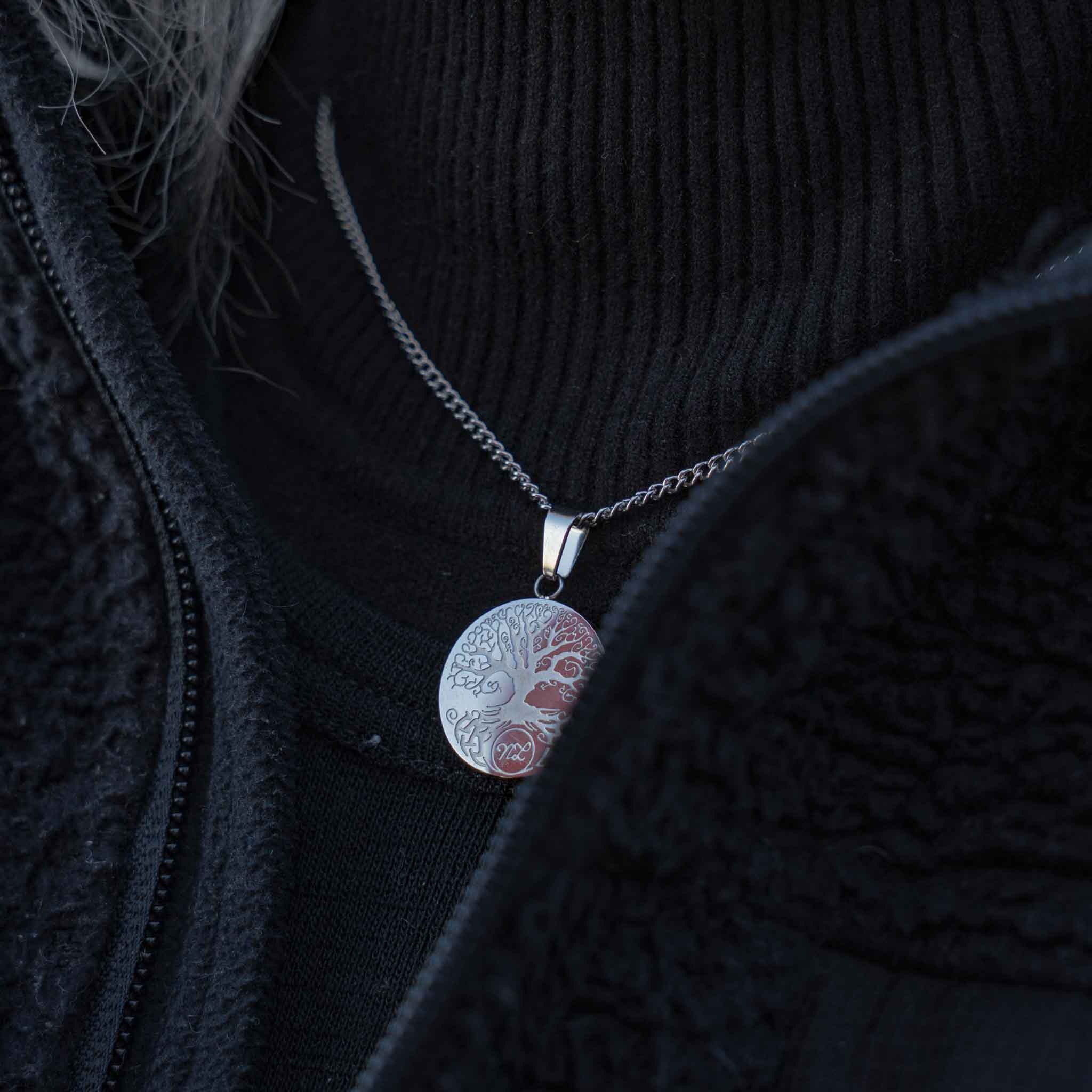 NL Yggdrasil pendant - Silver-toned