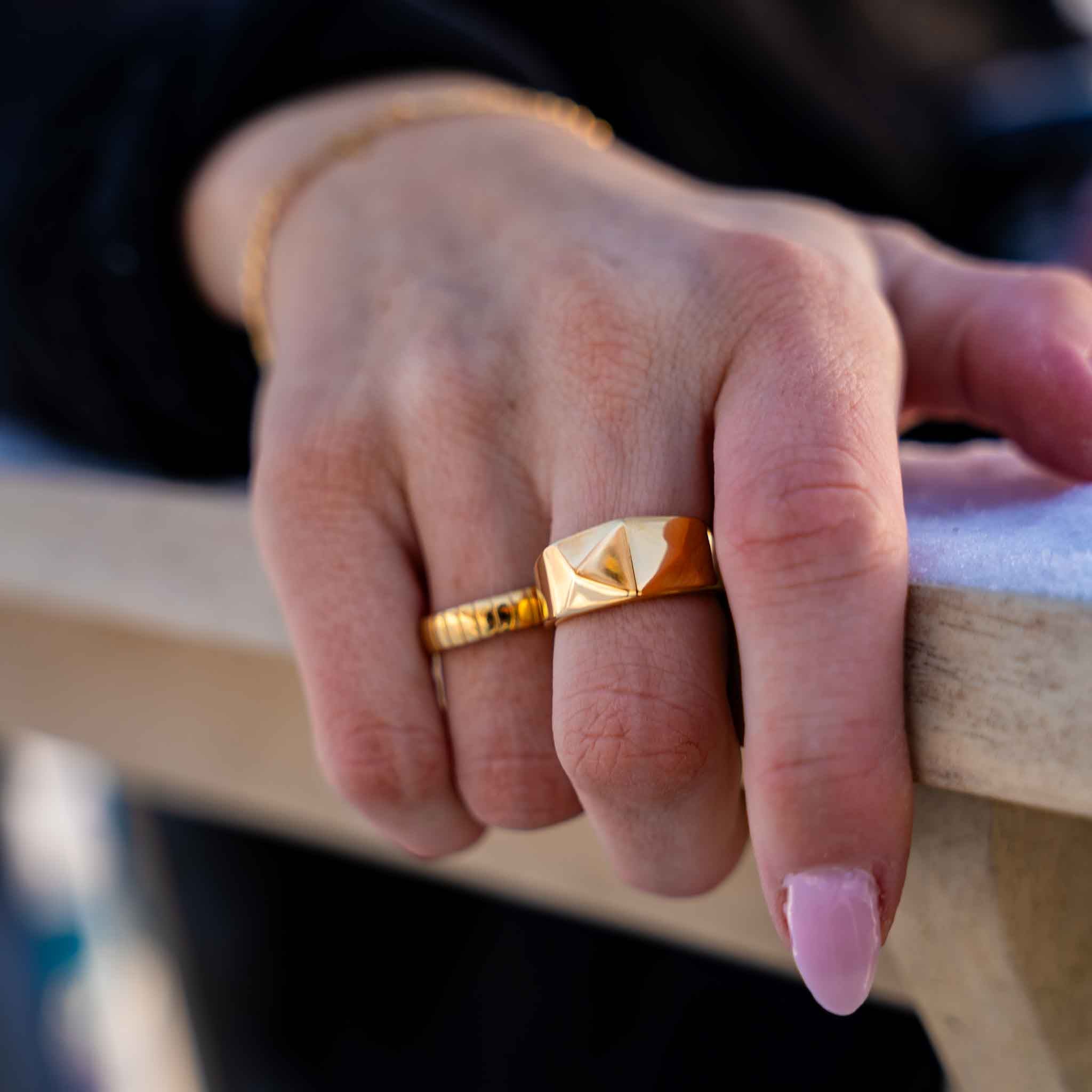 Siempre Cut band - Gold-toned ring
