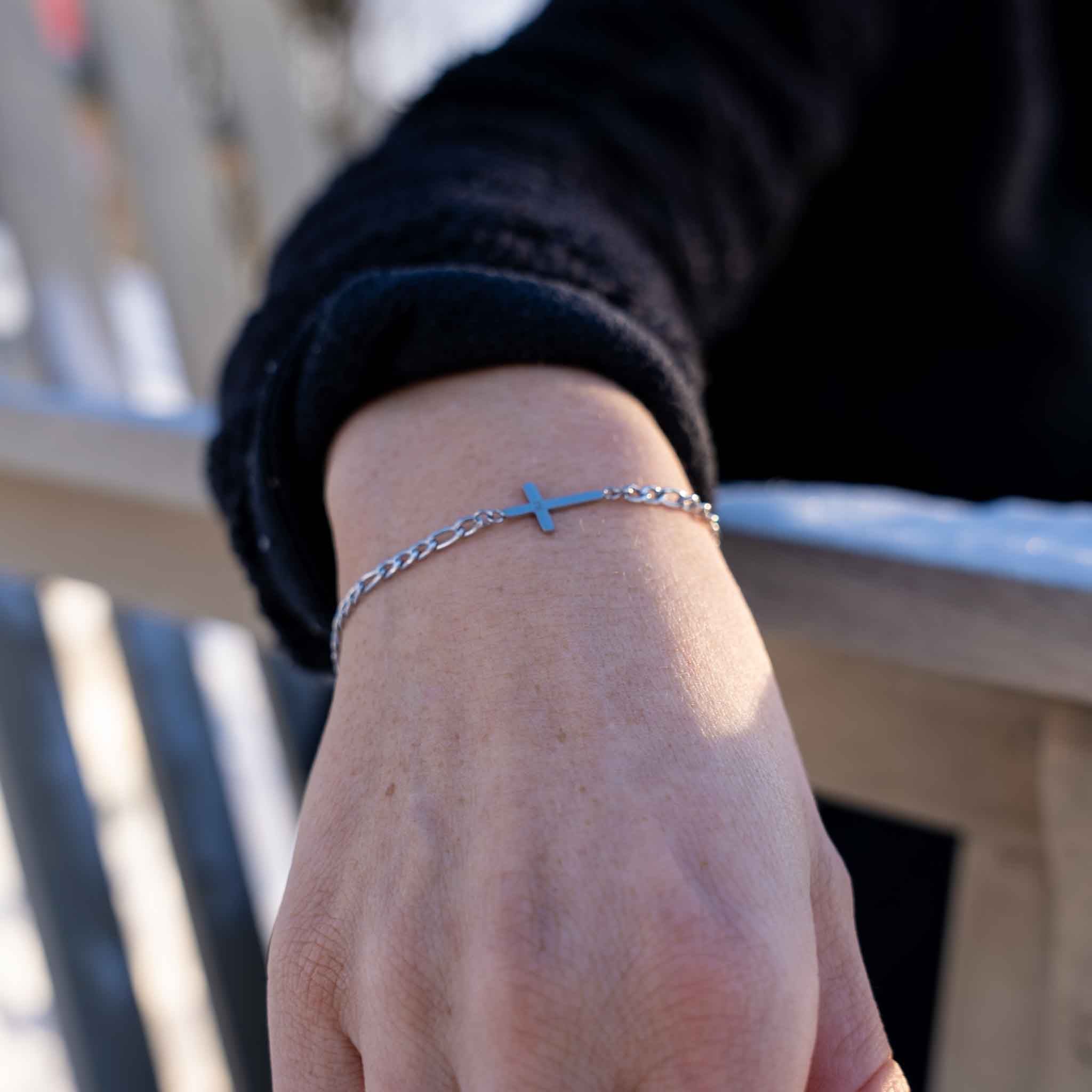 Antique Cross bracelet - Silver-toned