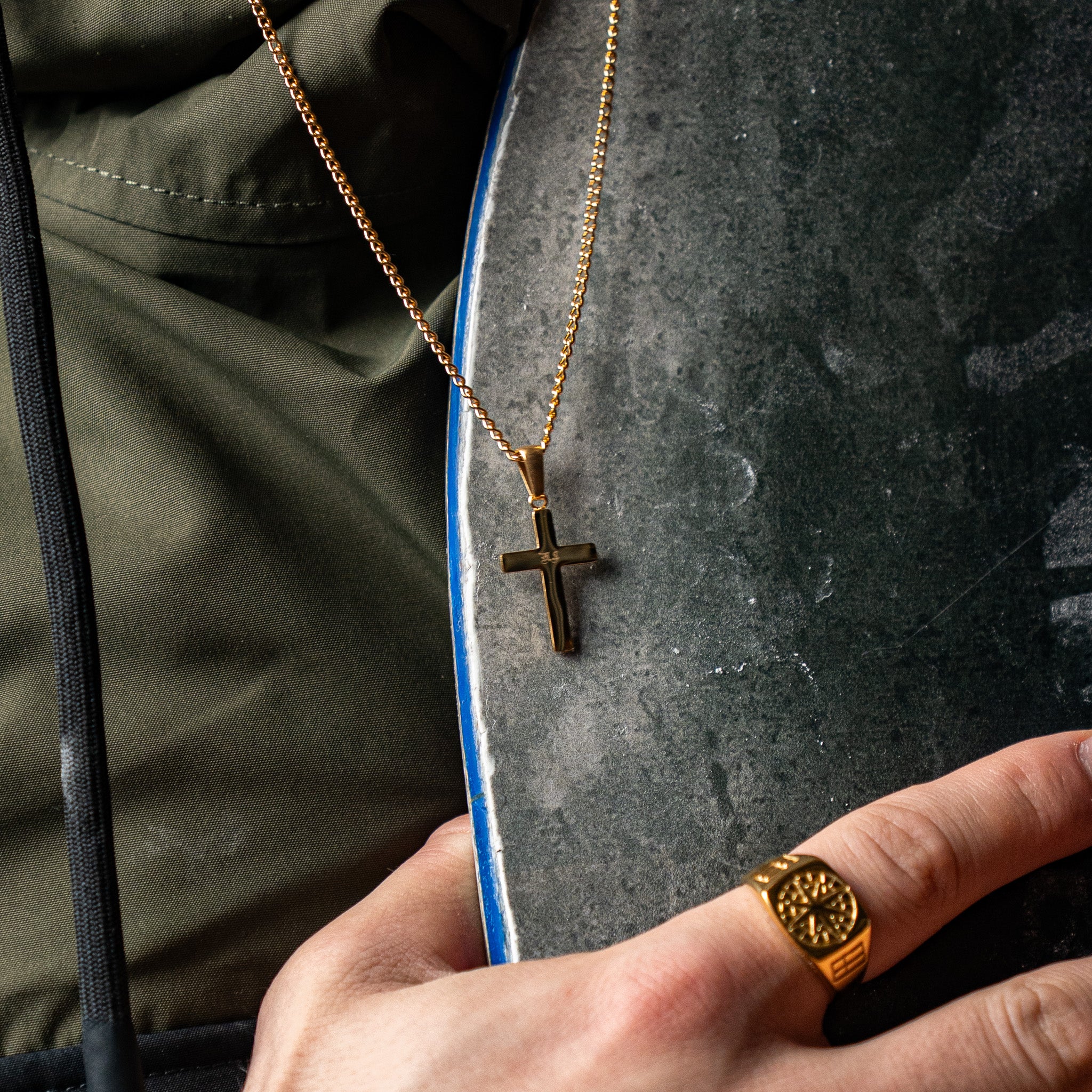 Cross chain - Gold-toned