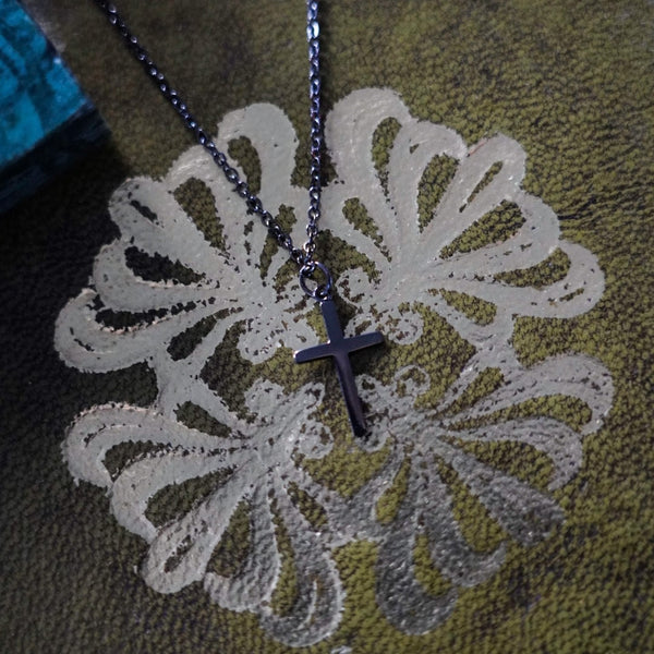 SMALL CROSS NECKLACE (BLACK)