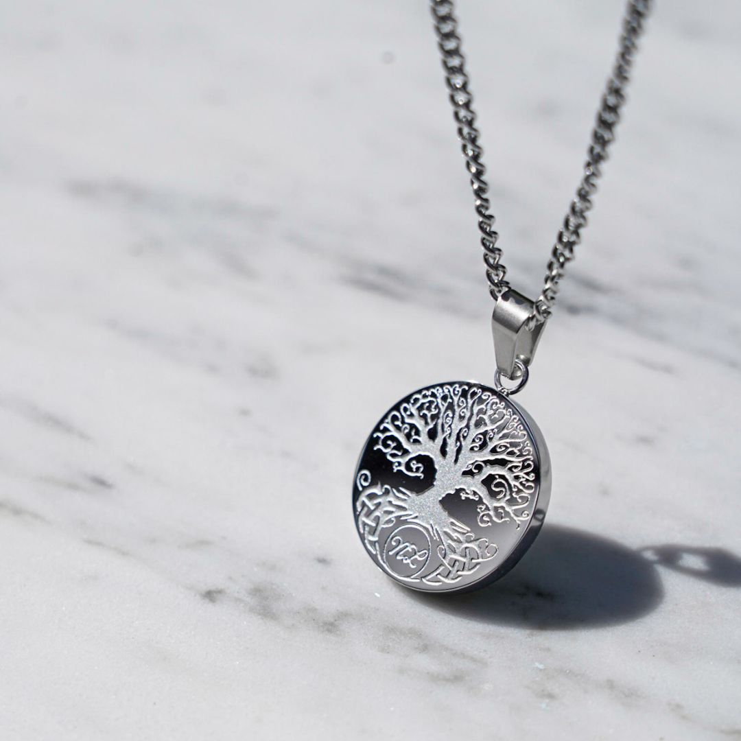 NL Yggdrasil pendant - Silver-toned