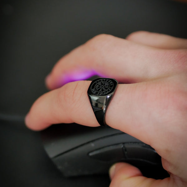 VEGVISIR SIGNATURE RING (BLACK)