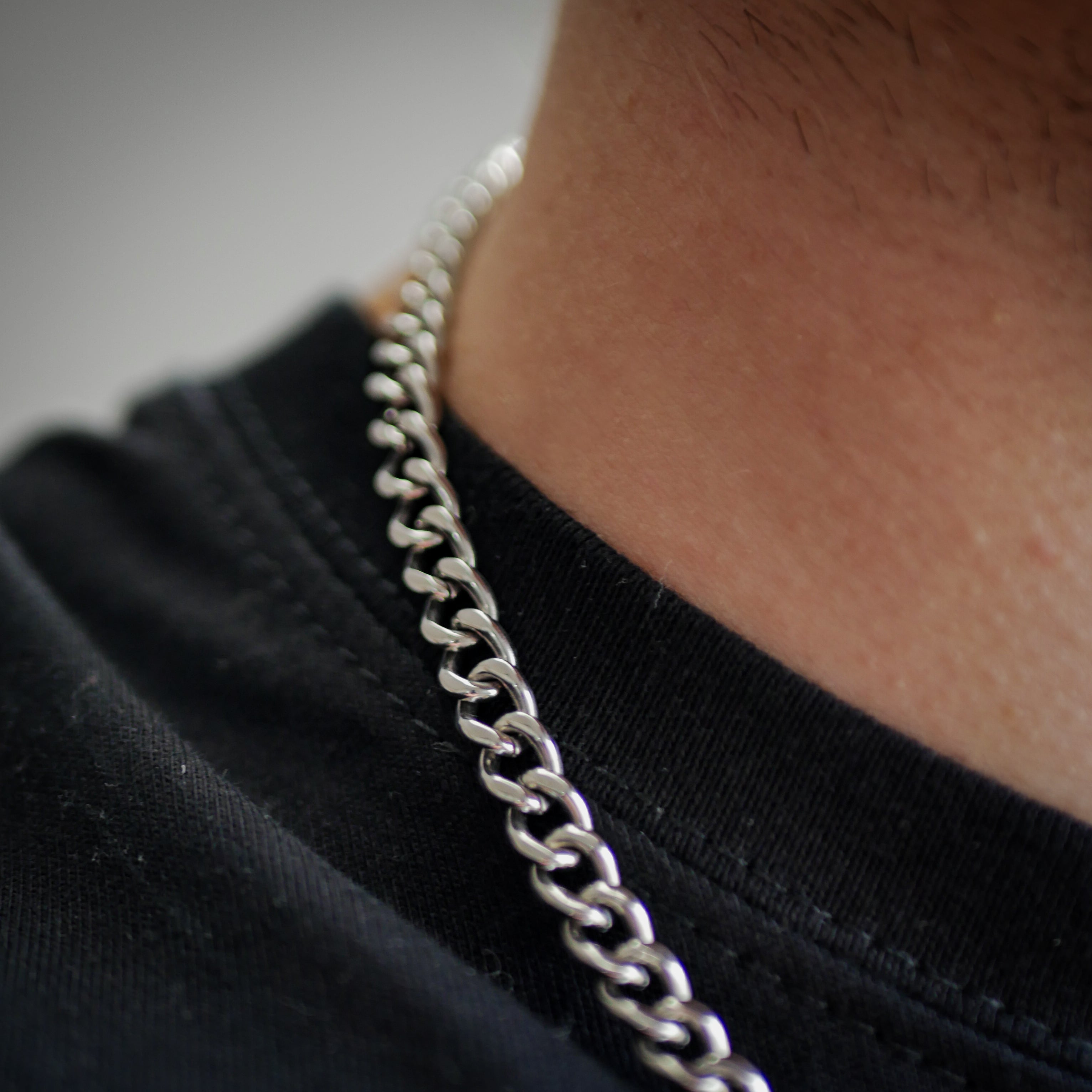 NL Sequence Necklace - Silver-toned chain in a robust design