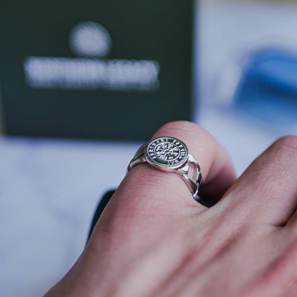 VEGVISIR CHAIN SIGNATURE RING (SILVER)