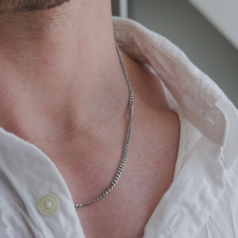 Minimal Sequence necklace - Silver-toned