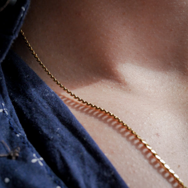 EARTHQUAKE PENDANT (GOLD)