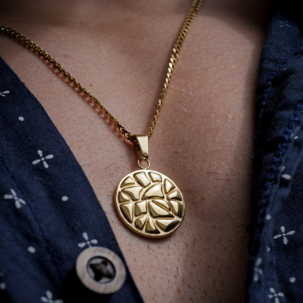 EARTHQUAKE PENDANT (GOLD)