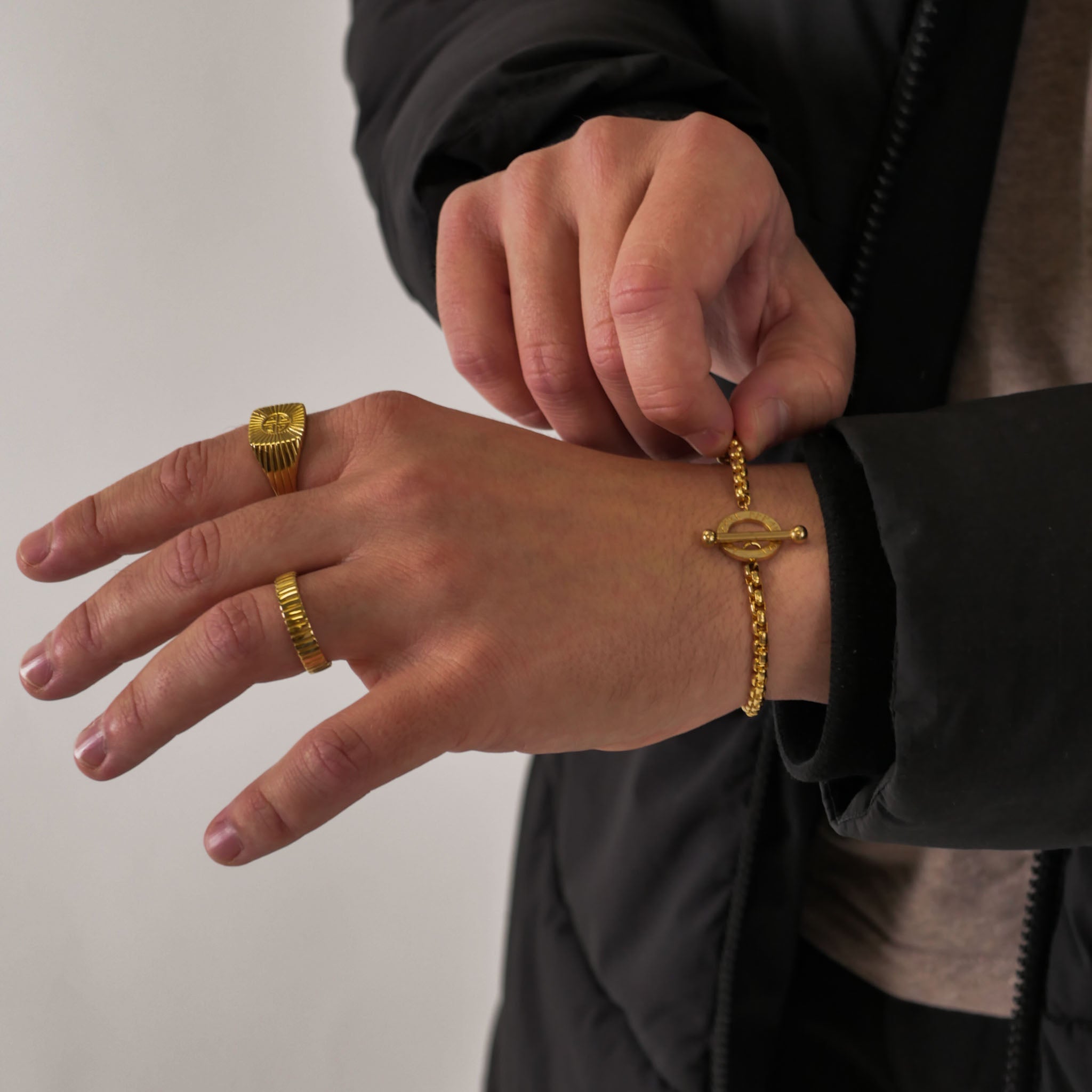 Knot + Cut Ring Bundle - Gold-toned