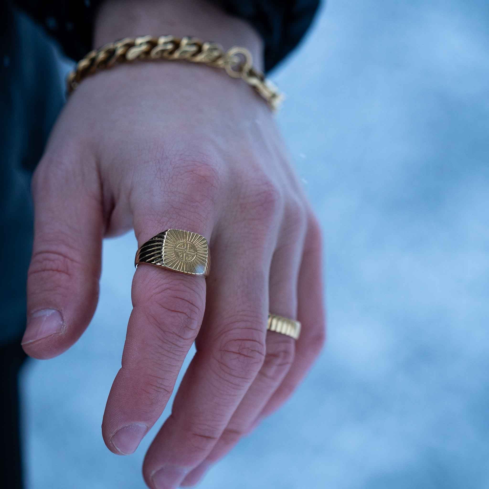 Sequence bracelet - Gold-toned