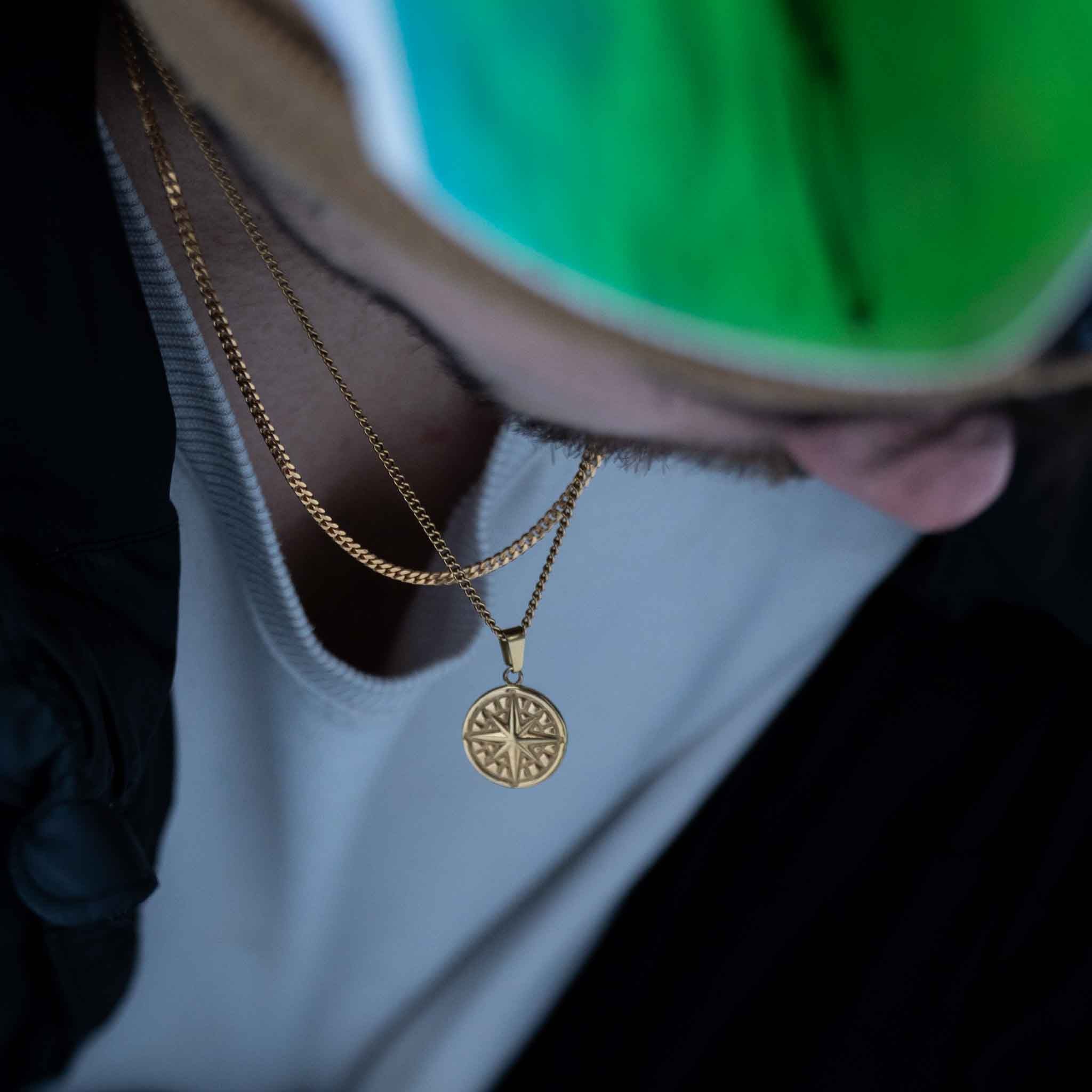 NL Compass pendant 2.0 - Gold-toned