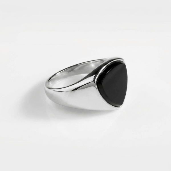 BLACK ONYX POLYGON SIGNATURE RING (SILVER)
