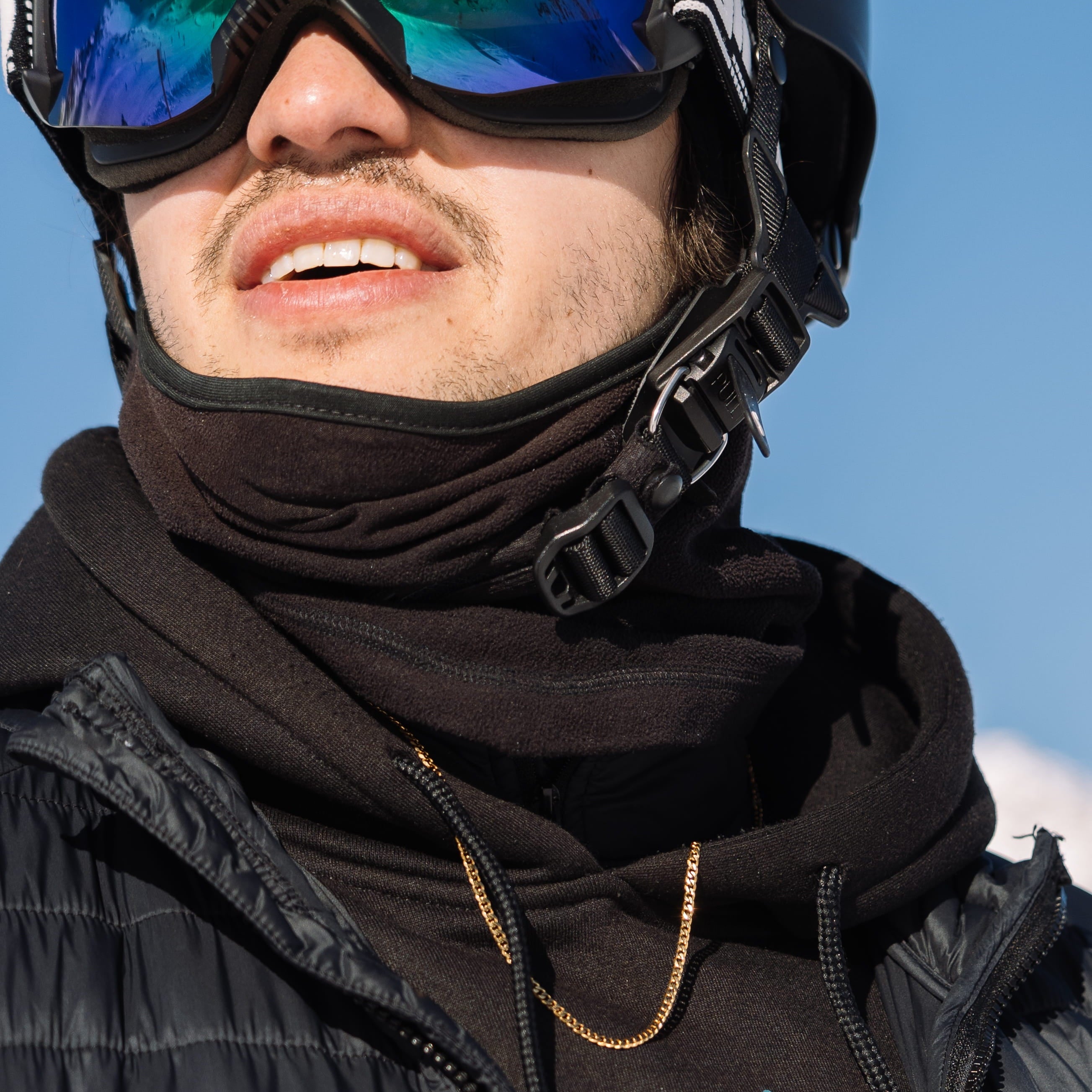 Minimal Sequence necklace - Gold-toned