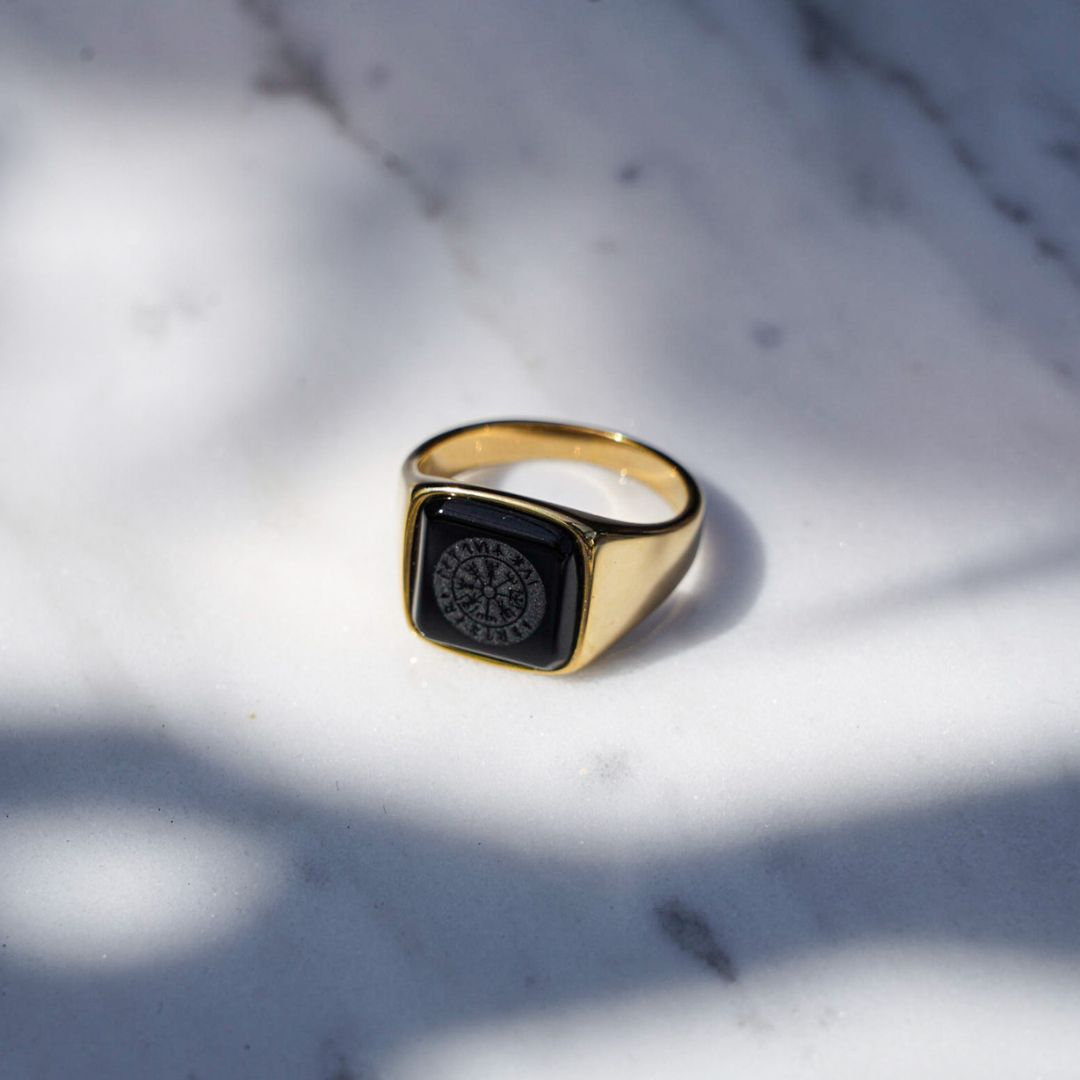Black Onyx Vegvisir Signature - Gold-toned ring