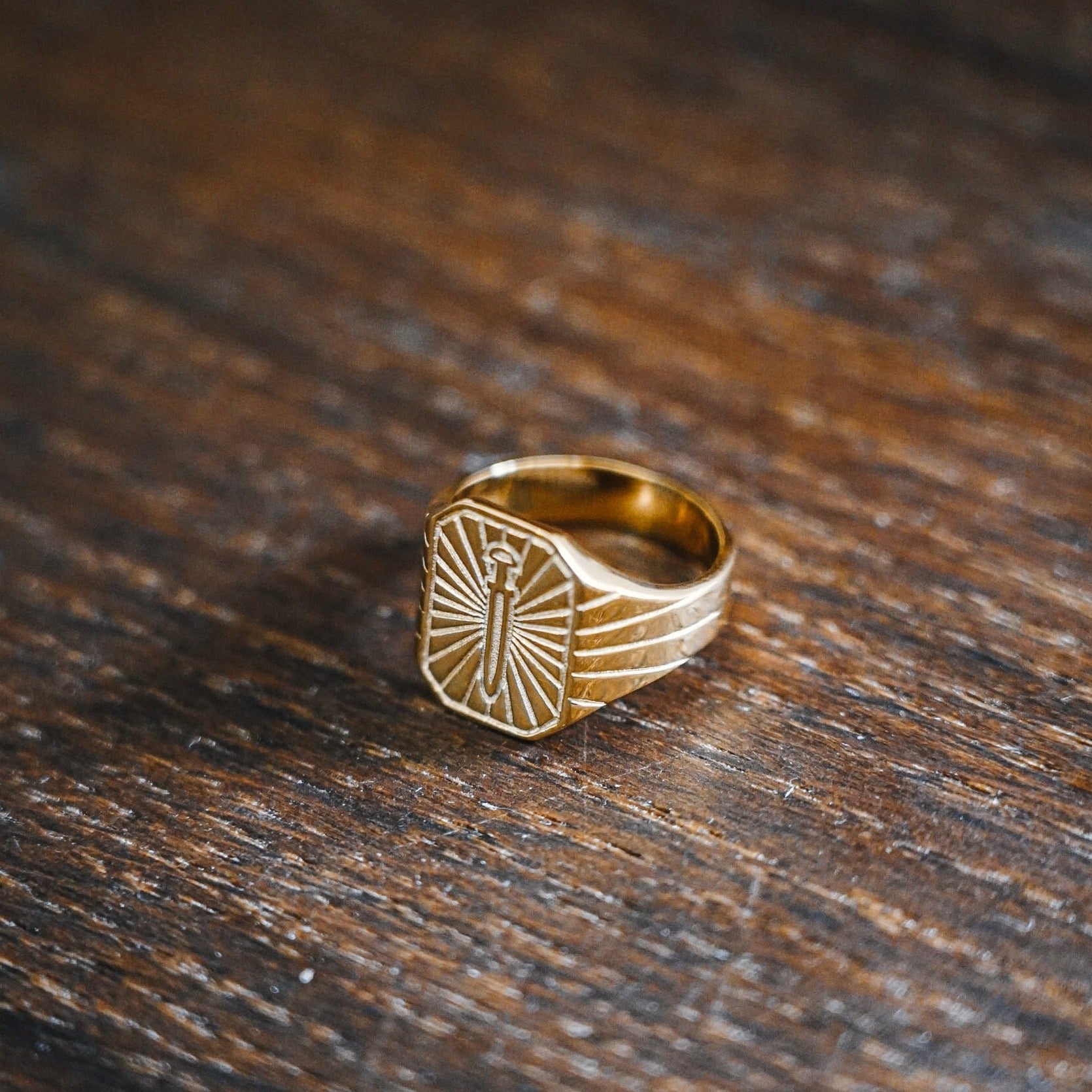Gungnir Signature - Gold-toned ring