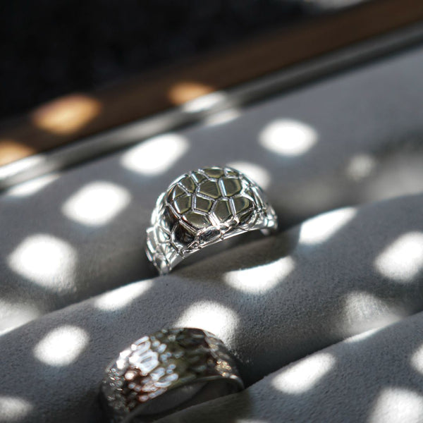 EARTHQUAKE SIGNATURE RING (SILVER)