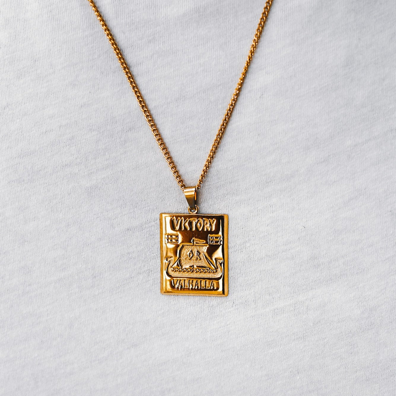 NL Victory or Valhalla necklace - Gold-toned