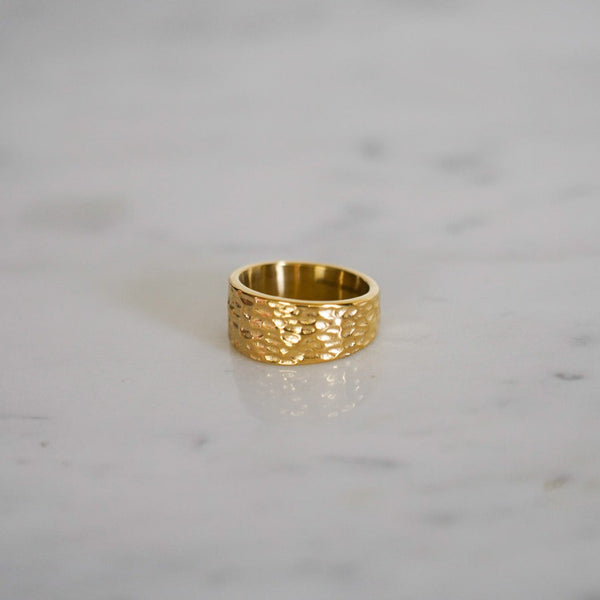 HAMMERED SIGNATURE RING (GOLD)