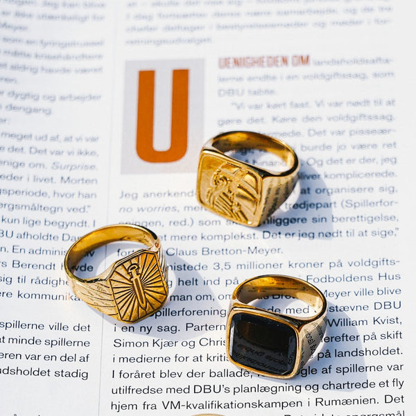 EXPLORER OVERSIZE SIGNATURE RING (GOLD)