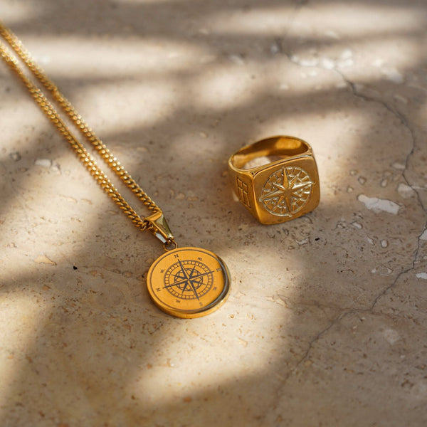COMPASS OVERSIZE SIGNATURE RING (GOLD)