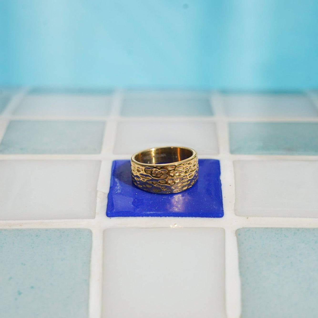 Hammered Signature - Gold-toned ring