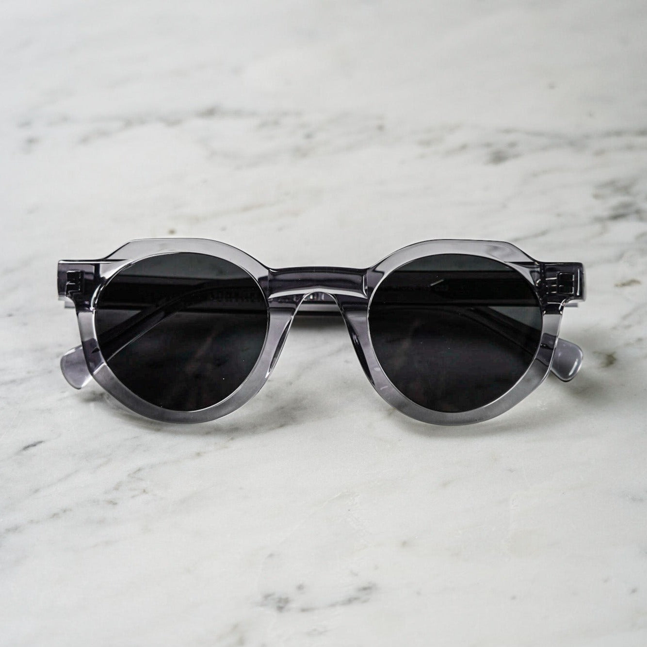 Signature sunglasses - Transparent grey
