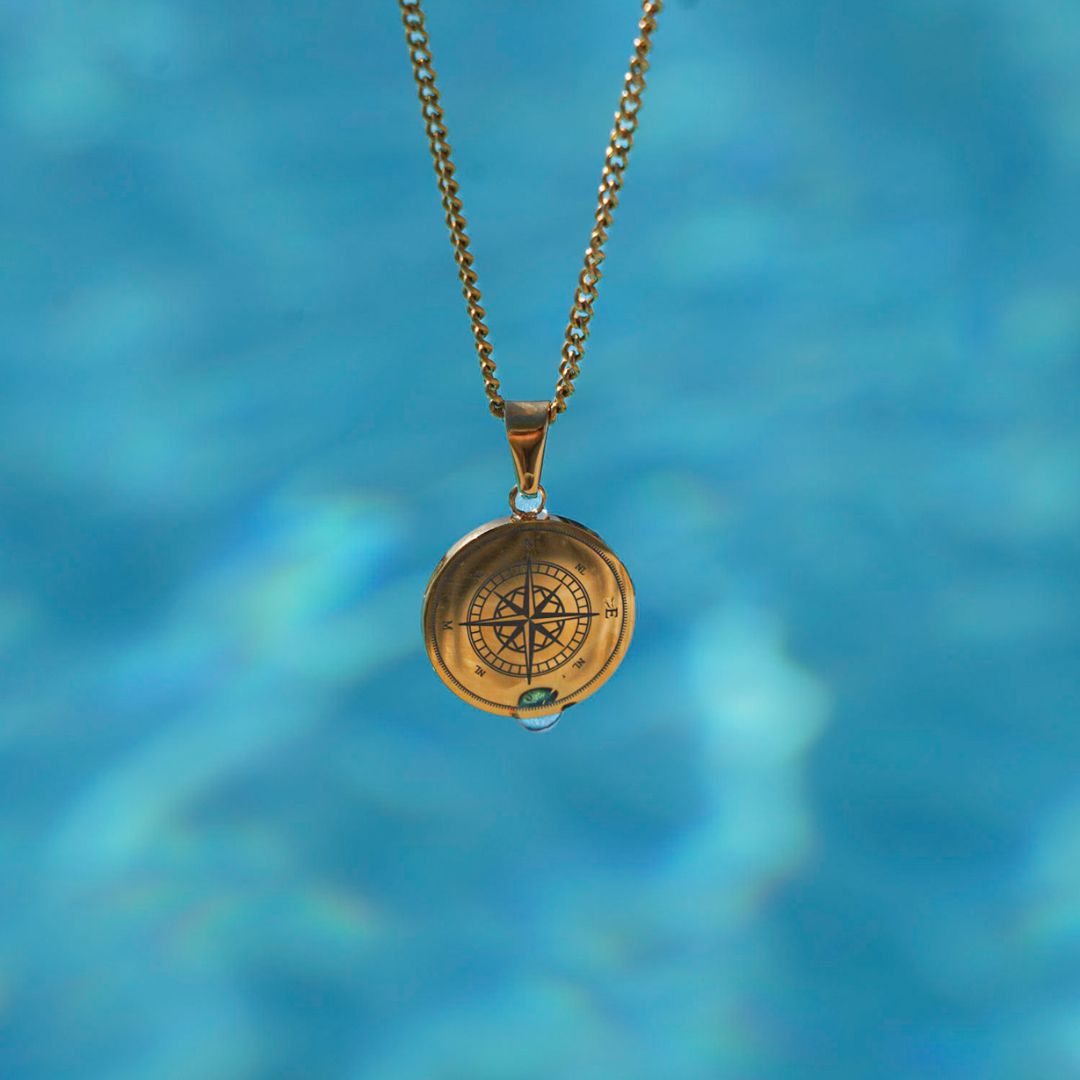 NL Compass Pendant - Gold-toned