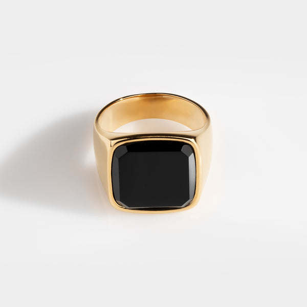 BLACK ONYX OVERSIZE SIGNATURE RING (GOLD)
