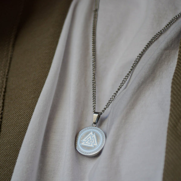 VALKNUT SIGNATURE PENDANT (SILVER)
