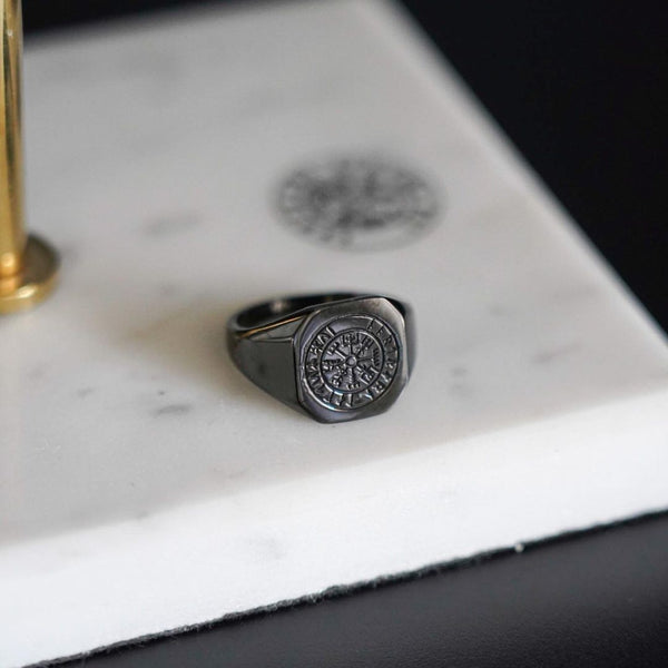 VEGVISIR SIGNATURE RING (BLACK)